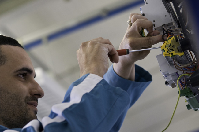 Electromécanicien, électromécanicienne de maintenance industrielle